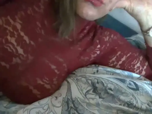 bustybabe Live Webcam